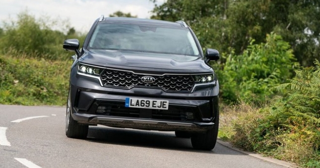 Kia Sorento 2021 sắp trình làng phiên bản mới X-Line